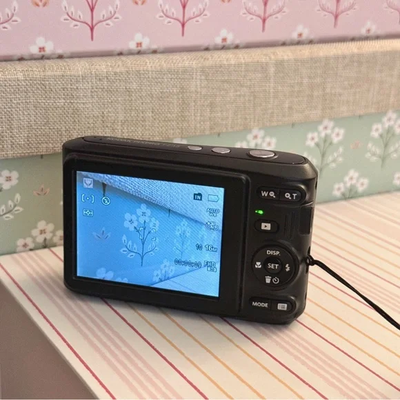 Kodak PixPro FZ45 Black Digital Compact Camera with 4X Optical Zoom Vintage Y2K